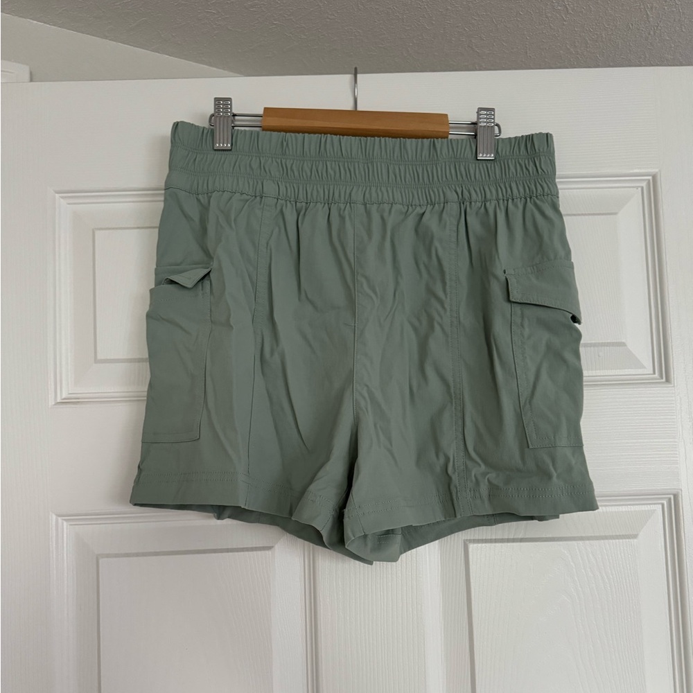 Yogalicious Trail Path Commuter Short